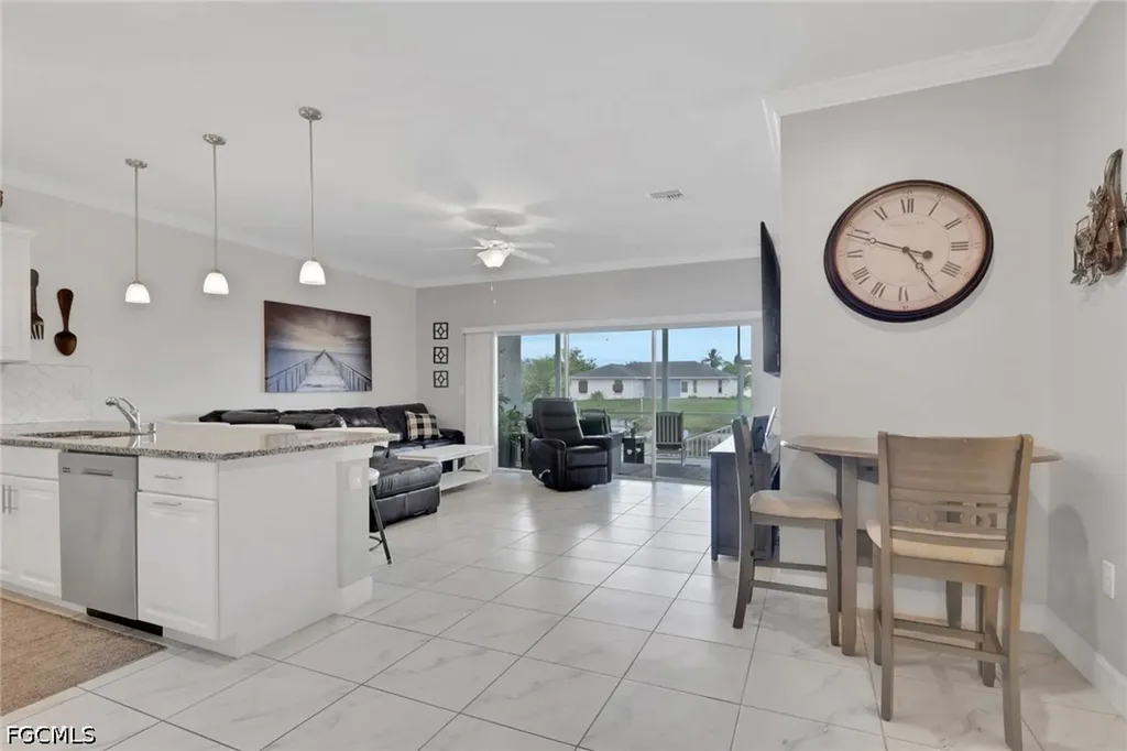 1517 NE 8th Place Cape Coral FL 33909