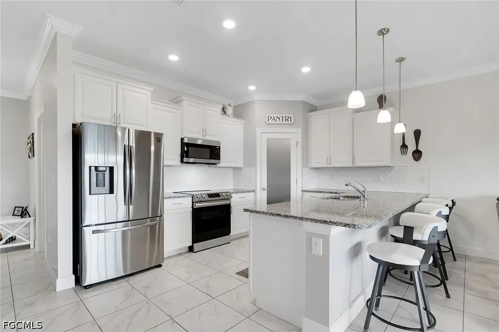 1517 NE 8th Place Cape Coral FL 33909