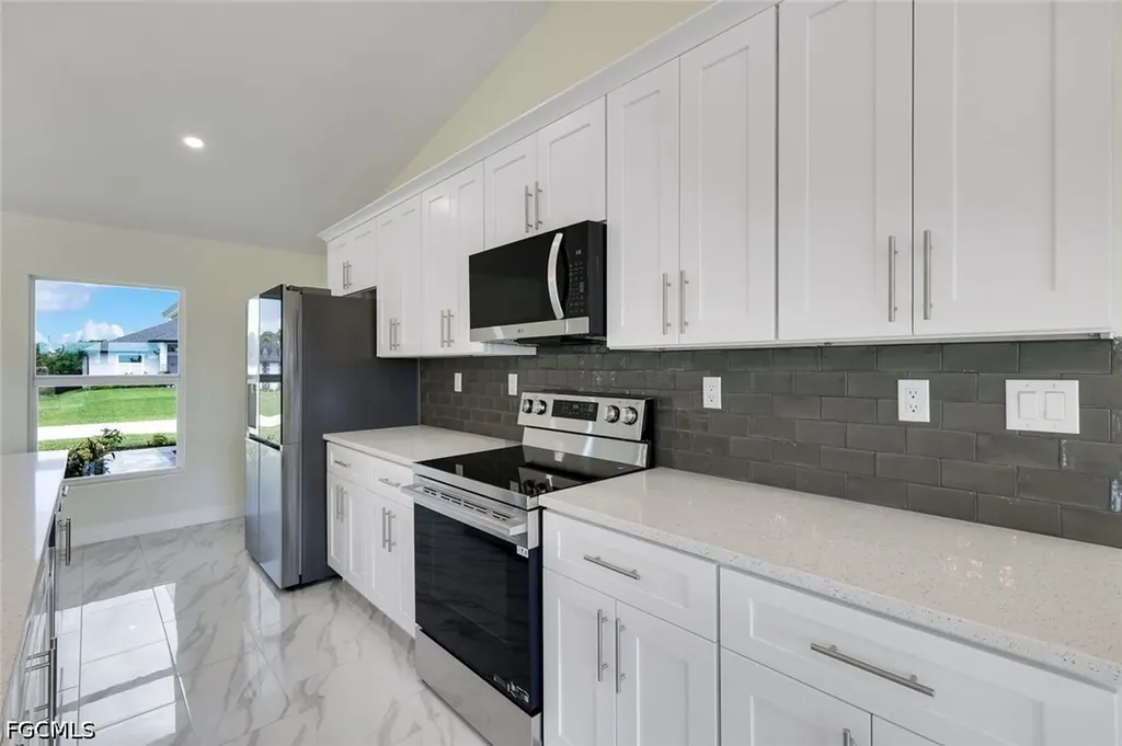 2622 NE 1st Place Cape Coral FL 33909