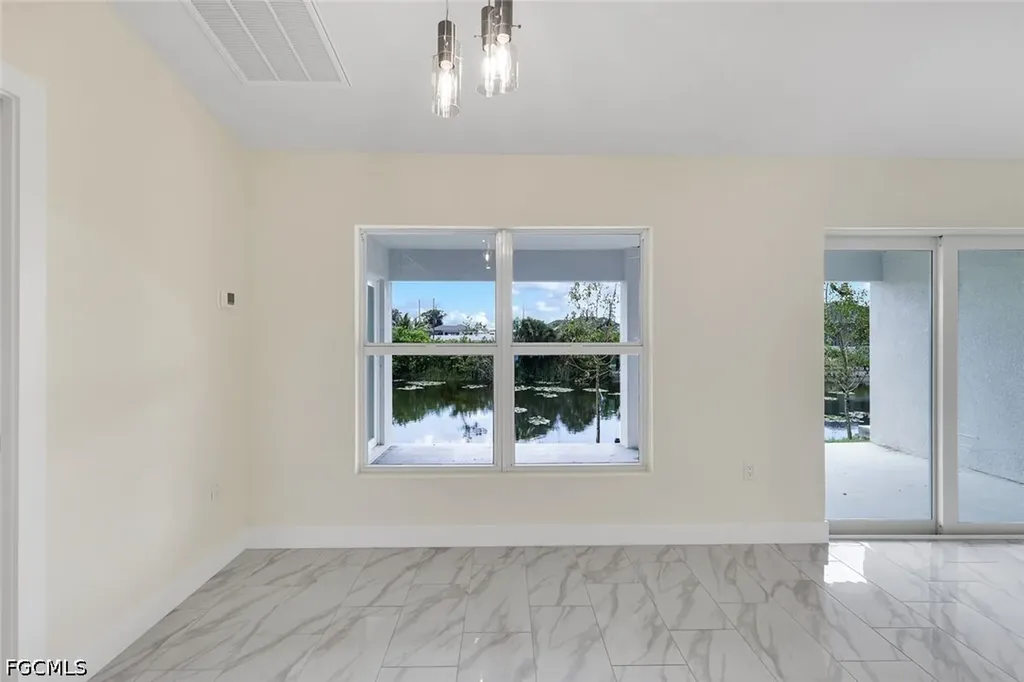 2622 NE 1st Place Cape Coral FL 33909