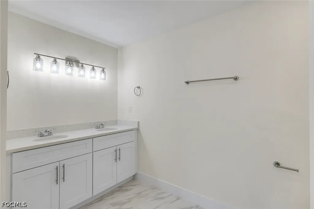 2622 NE 1st Place Cape Coral FL 33909