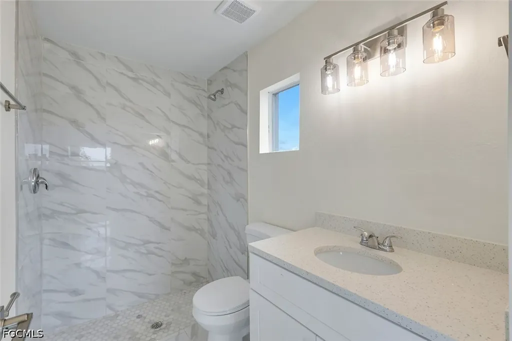 2622 NE 1st Place Cape Coral FL 33909