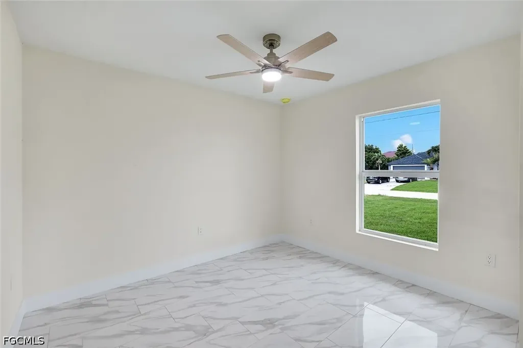 2622 NE 1st Place Cape Coral FL 33909