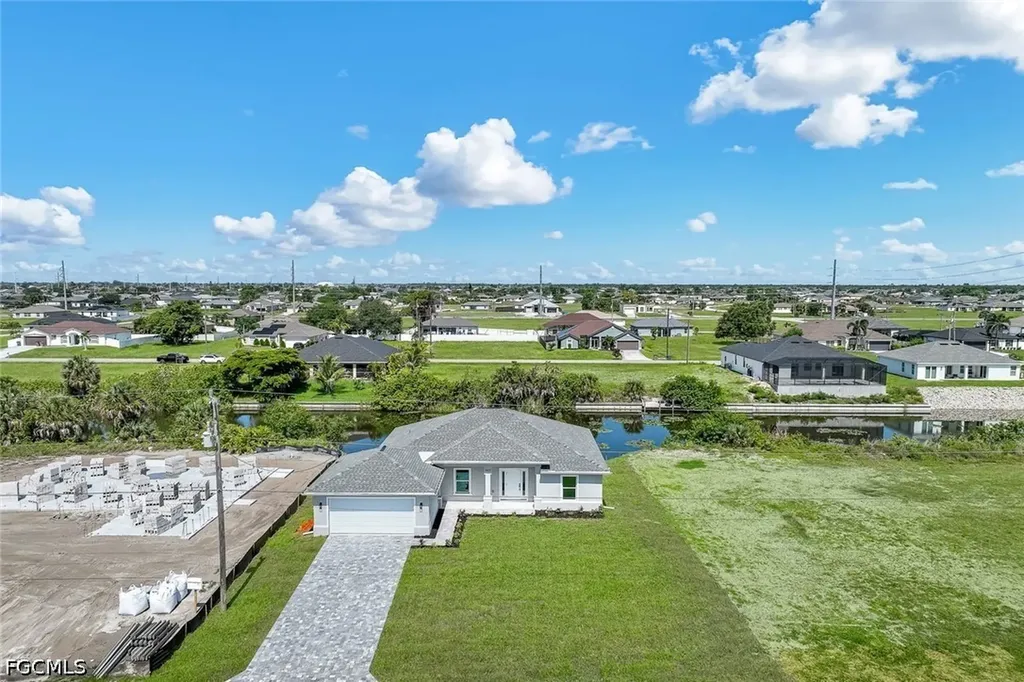2622 NE 1st Place Cape Coral FL 33909