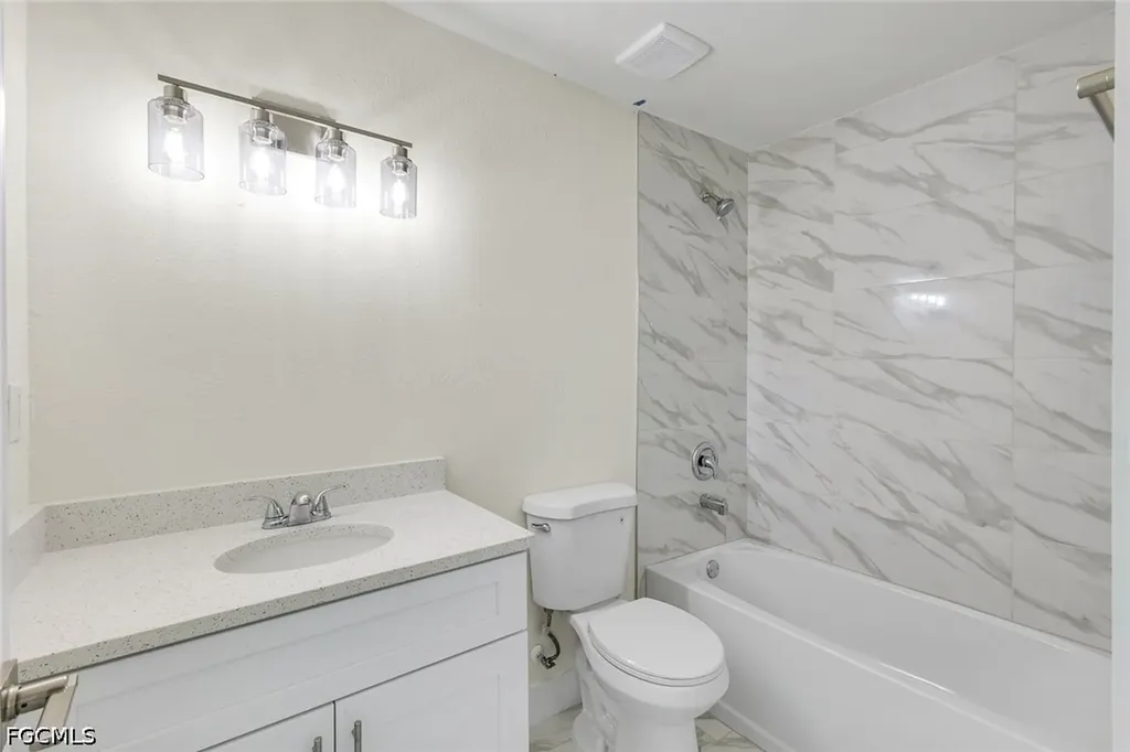 2622 NE 1st Place Cape Coral FL 33909