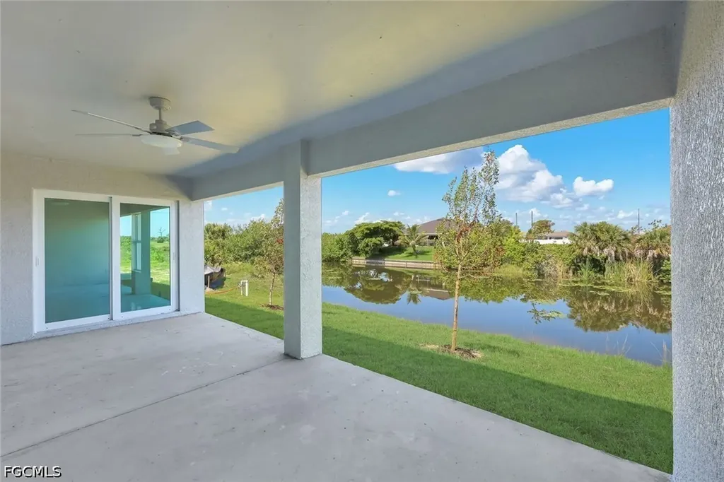 2622 NE 1st Place Cape Coral FL 33909