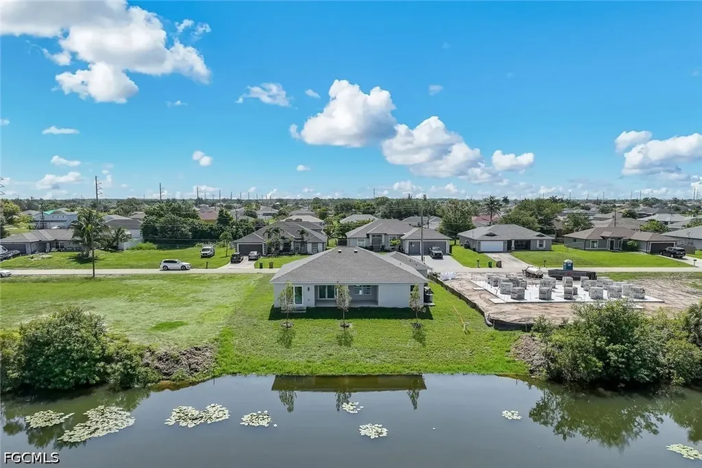 2622 NE 1st Place Cape Coral FL 33909