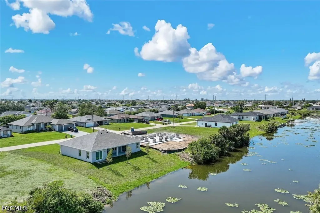 2622 NE 1st Place Cape Coral FL 33909