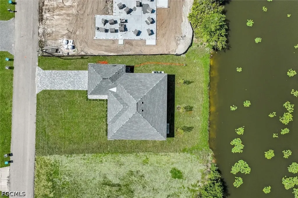 2622 NE 1st Place Cape Coral FL 33909