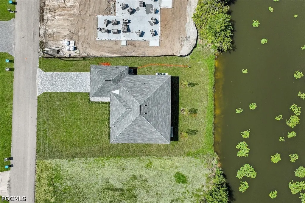 2622 NE 1st Place Cape Coral FL 33909