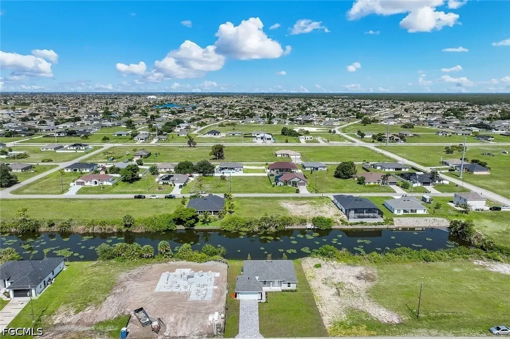 2622 NE 1st Place Cape Coral FL 33909