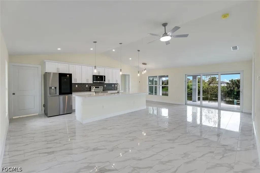 2622 NE 1st Place Cape Coral FL 33909