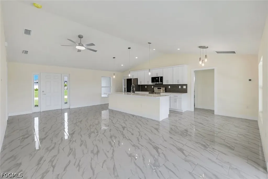 2622 NE 1st Place Cape Coral FL 33909