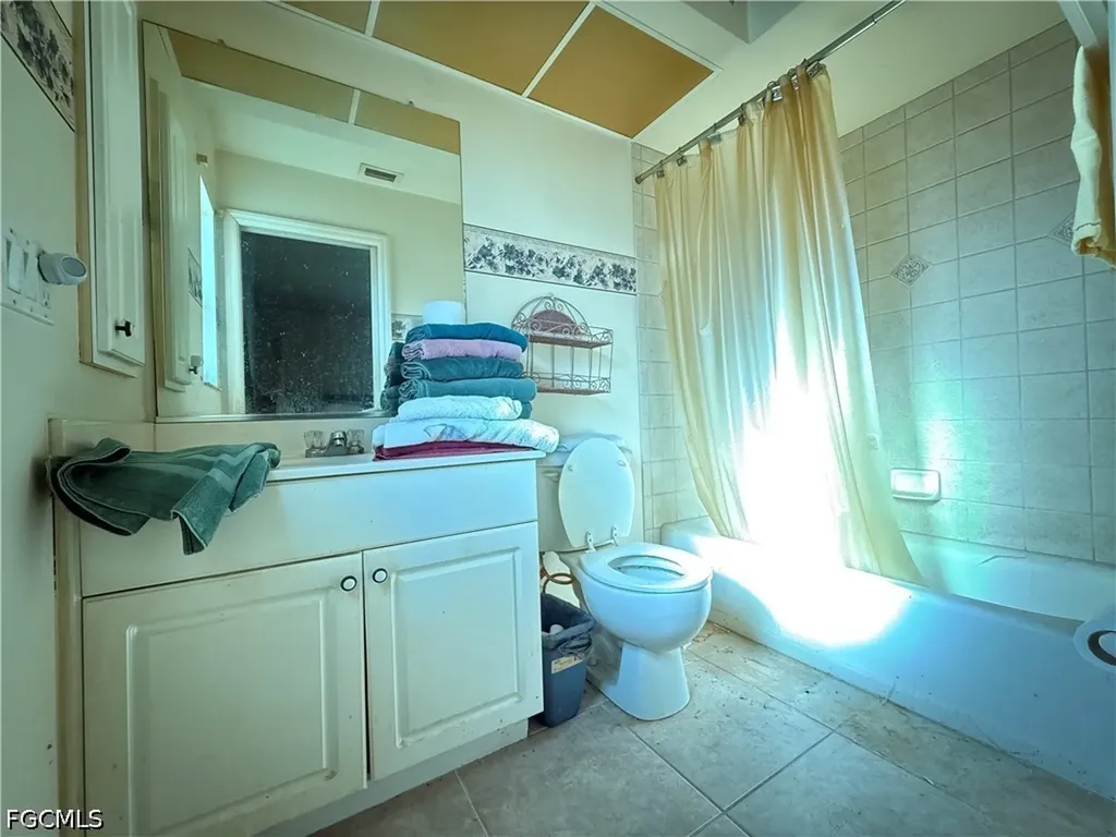 827 NE 17th Terrace Cape Coral FL 33909
