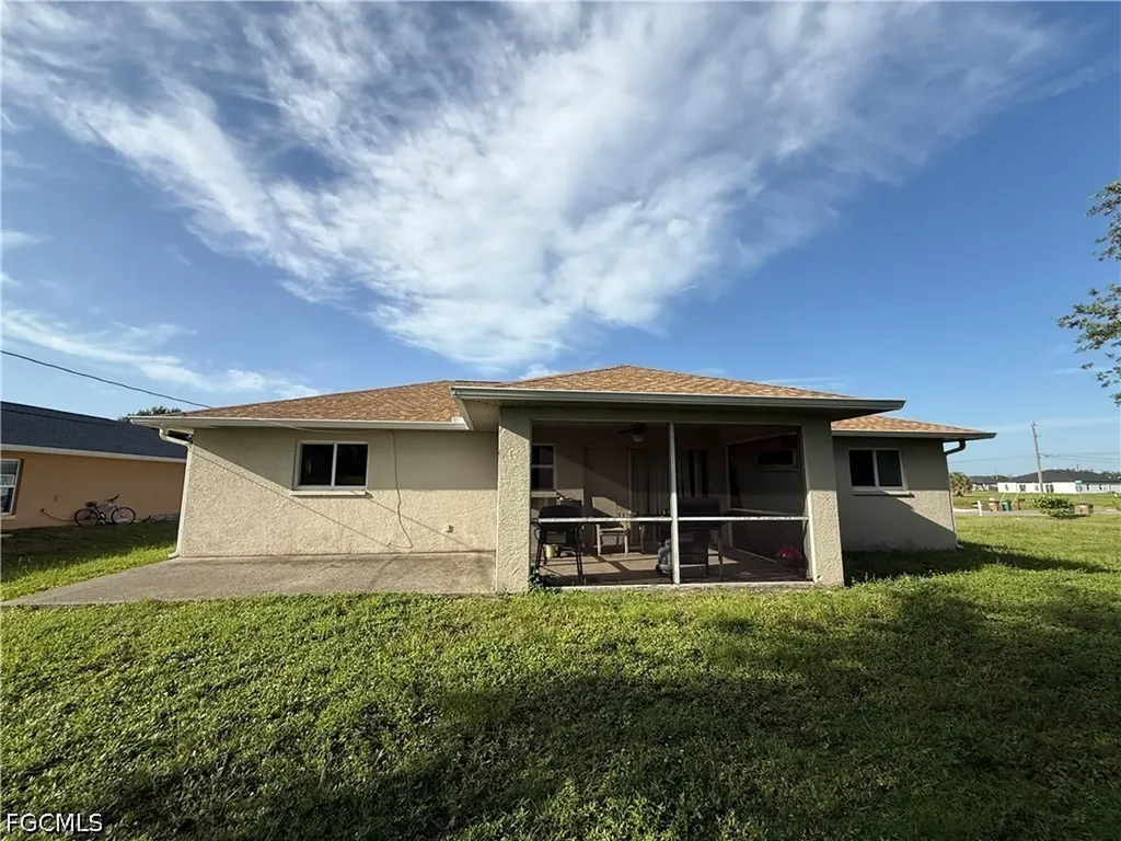 827 NE 17th Terrace Cape Coral FL 33909