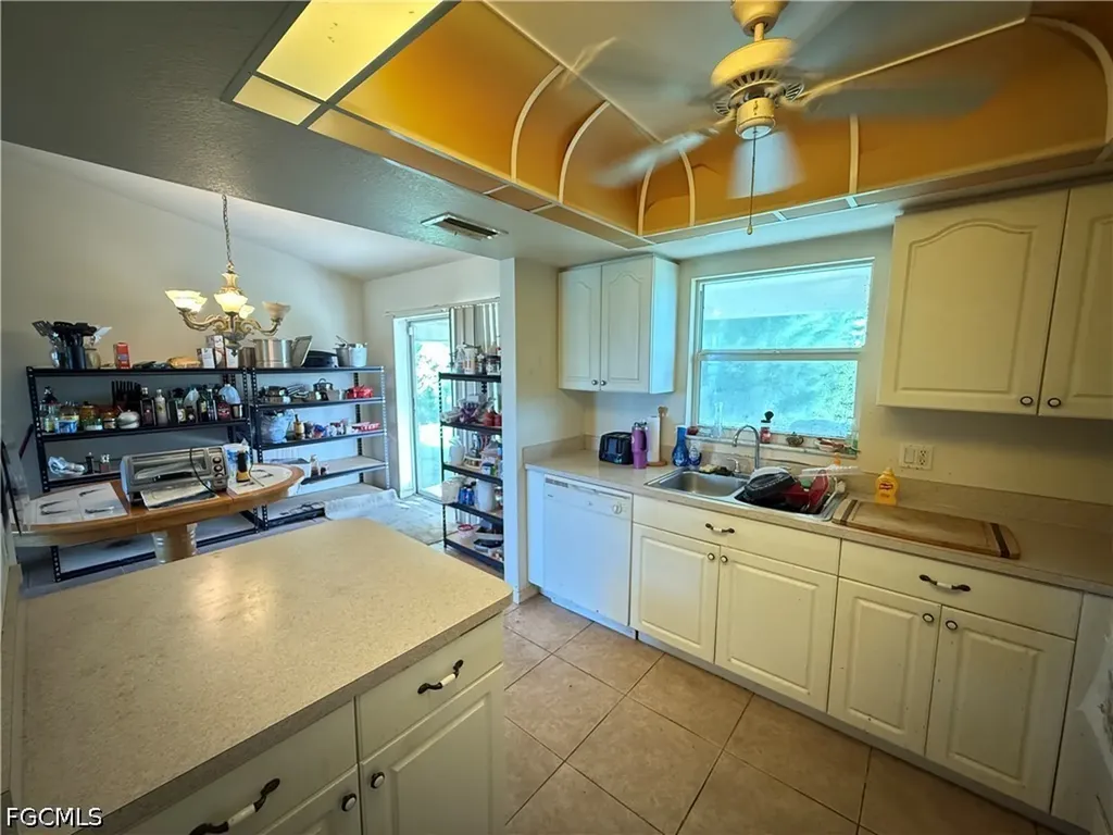 827 NE 17th Terrace Cape Coral FL 33909