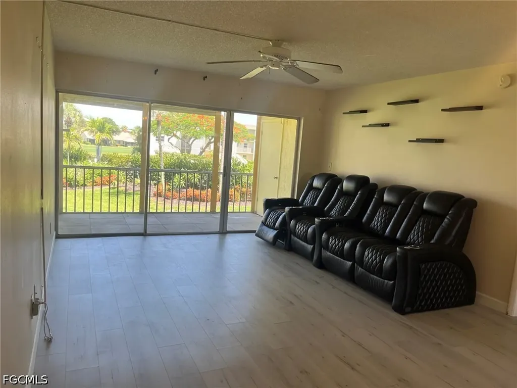 Fort Myers FL, 6220 Augusta Drive, Unit 203