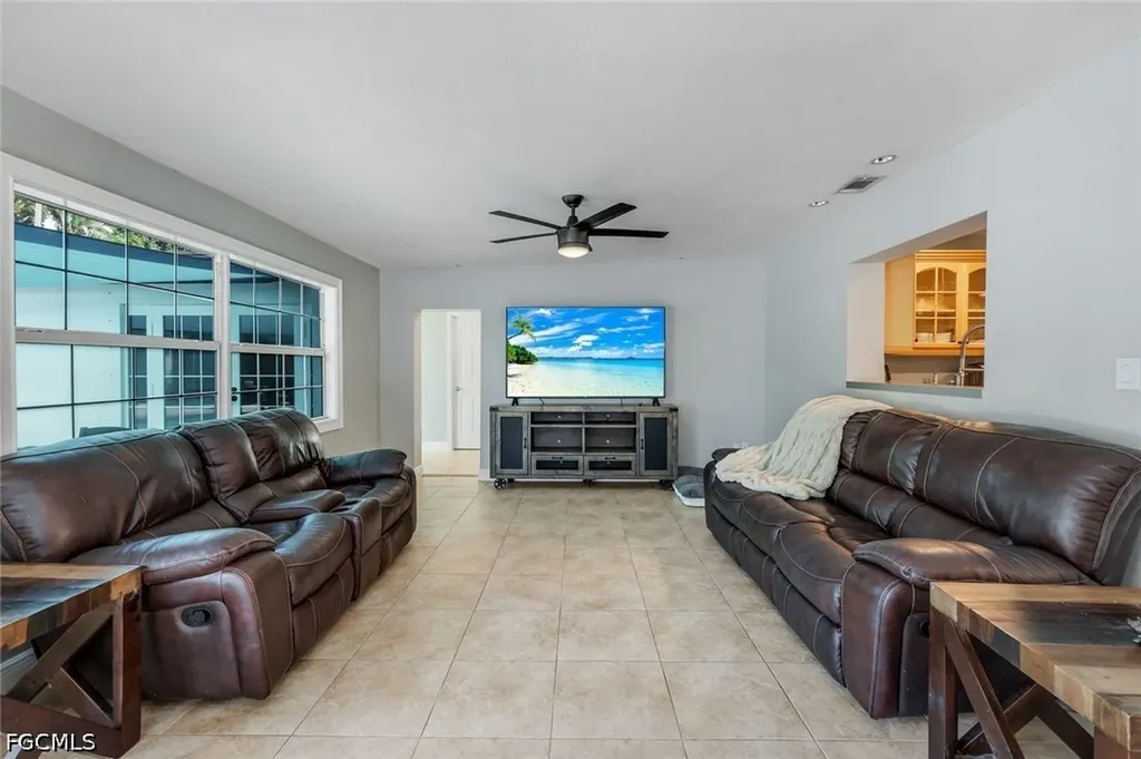 8327 Riviera Avenue Fort Myers FL 33919