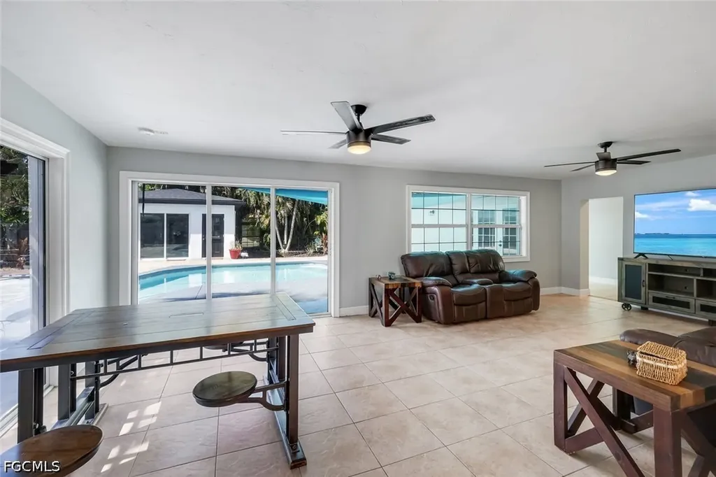 8327 Riviera Avenue Fort Myers FL 33919