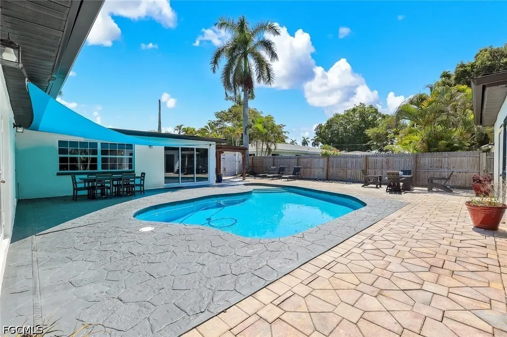 8327 Riviera Avenue Fort Myers FL 33919