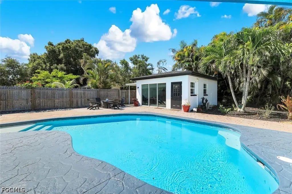 8327 Riviera Avenue Fort Myers FL 33919