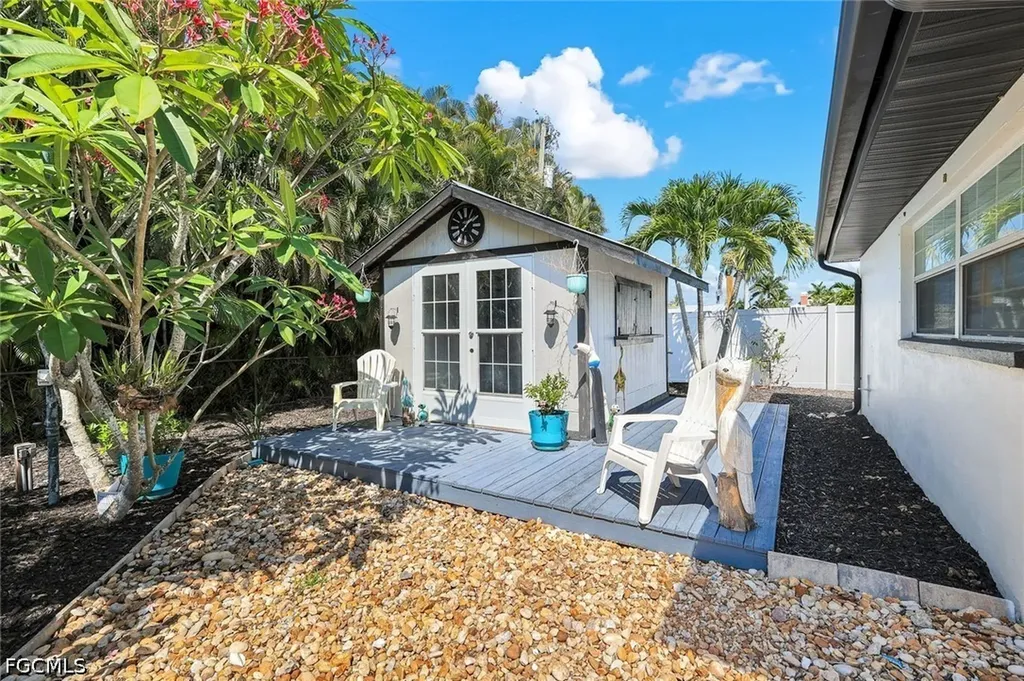 8327 Riviera Avenue Fort Myers FL 33919