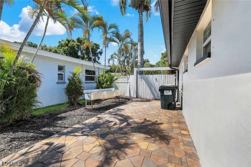 8327 Riviera Avenue Fort Myers FL 33919