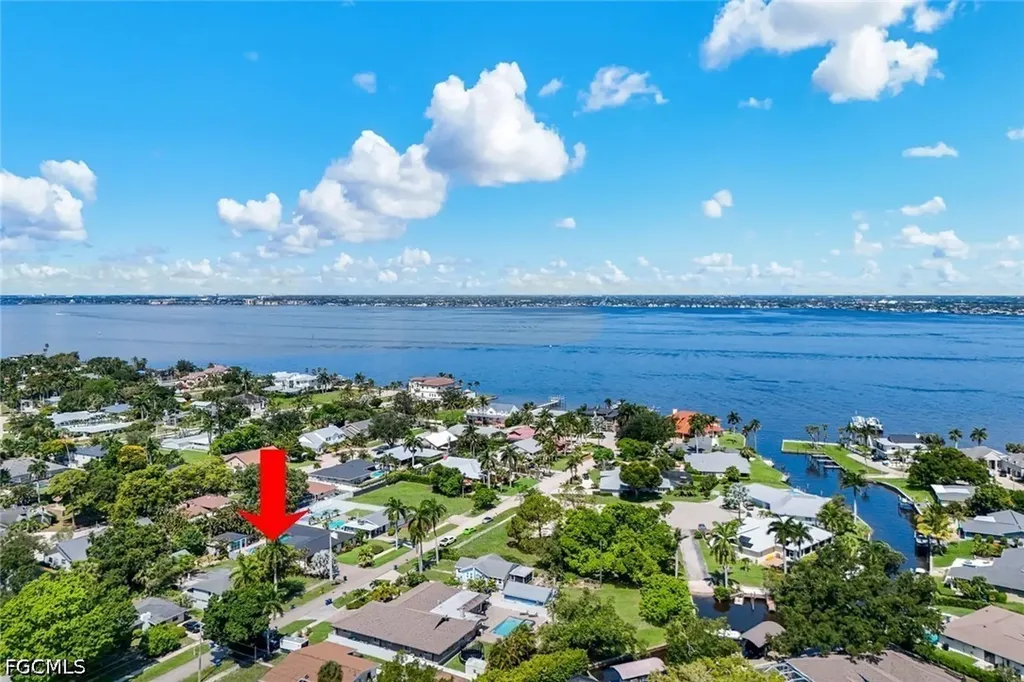 8327 Riviera Avenue Fort Myers FL 33919