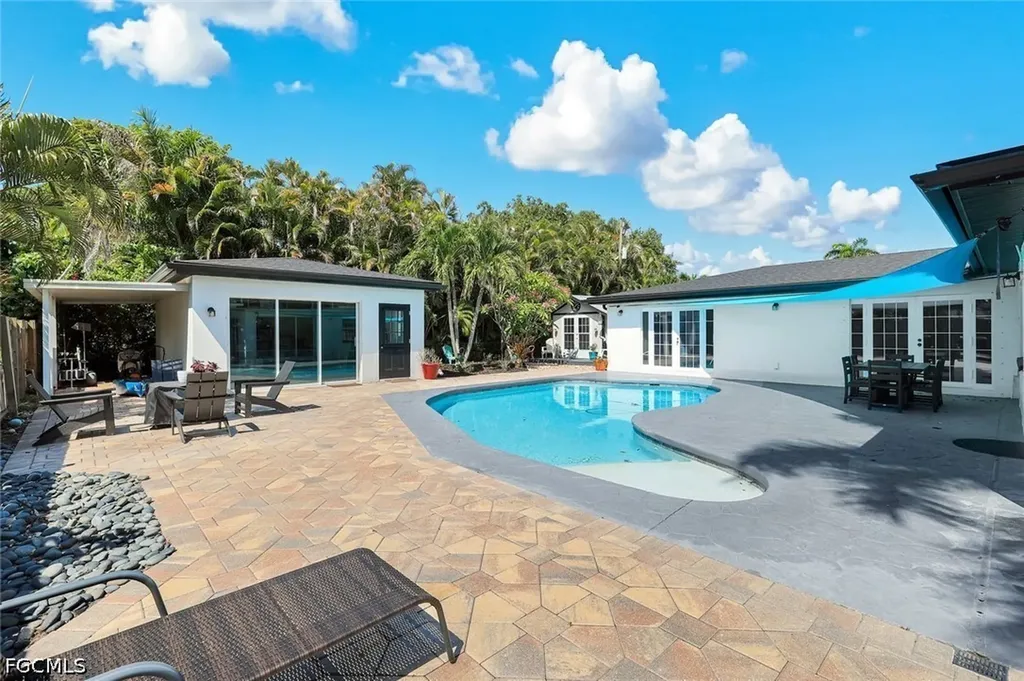 8327 Riviera Avenue Fort Myers FL 33919