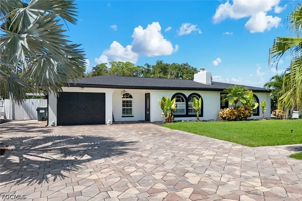 8327 Riviera Avenue Fort Myers FL 33919