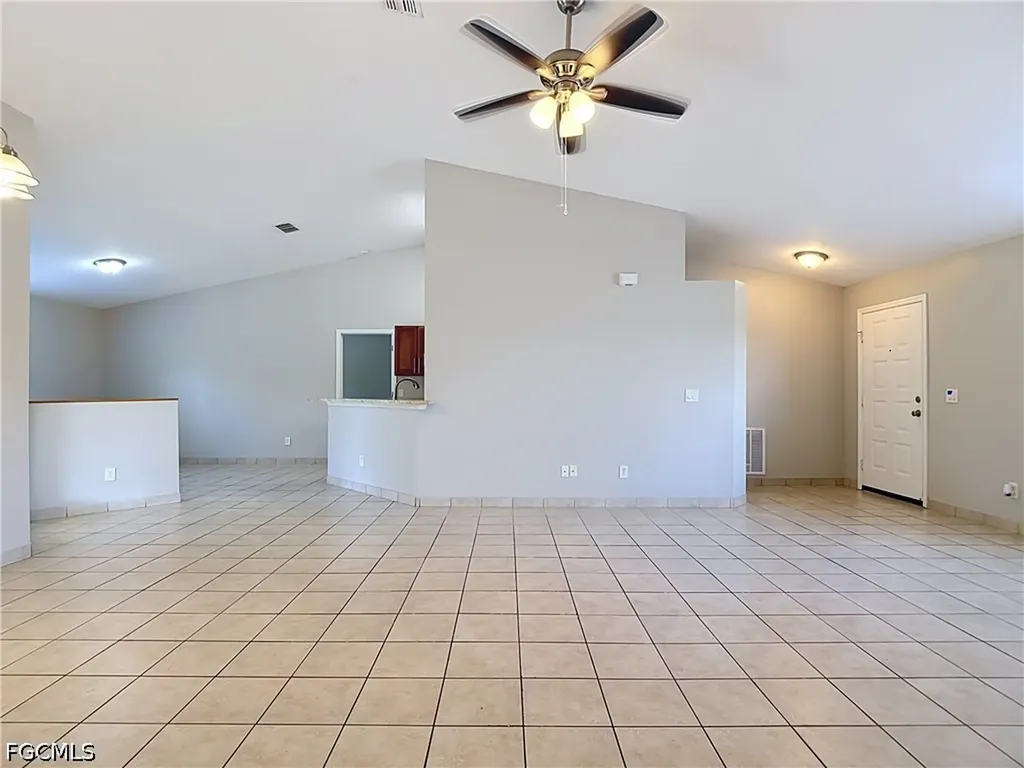 528 SE 27th Street Cape Coral FL 33904