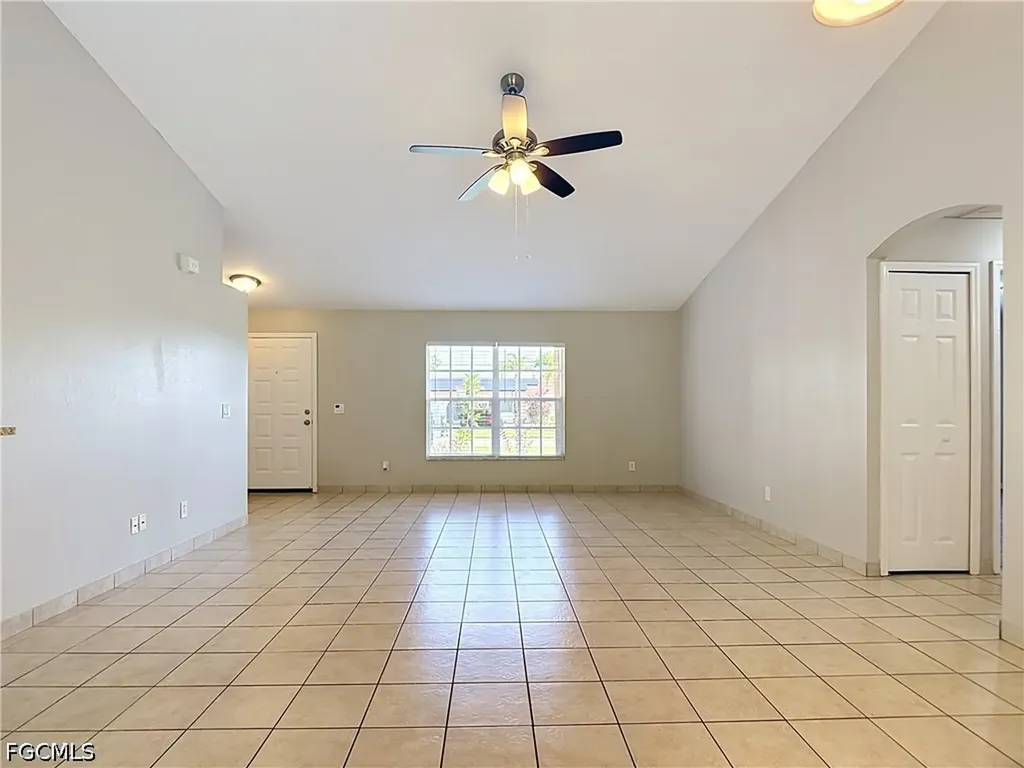 528 SE 27th Street Cape Coral FL 33904