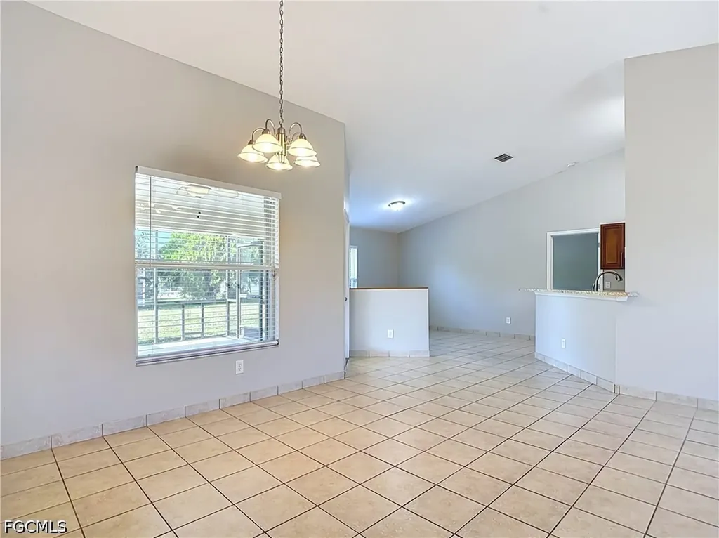 528 SE 27th Street Cape Coral FL 33904