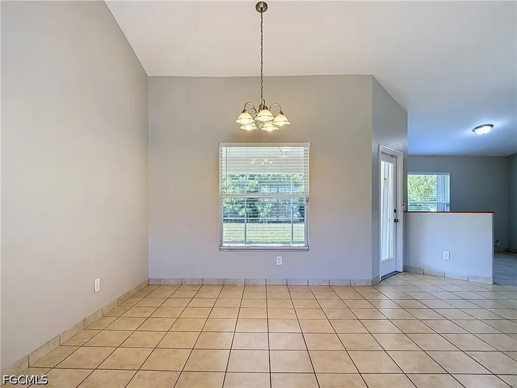 528 SE 27th Street Cape Coral FL 33904