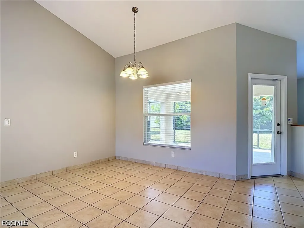 528 SE 27th Street Cape Coral FL 33904