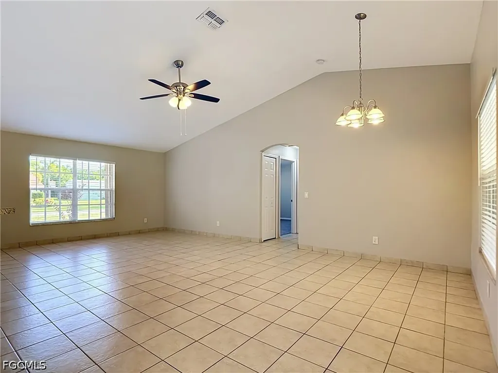 528 SE 27th Street Cape Coral FL 33904