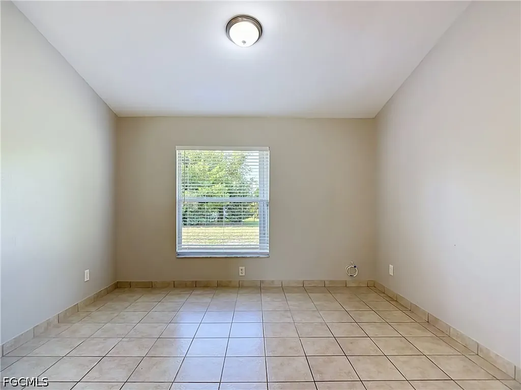 528 SE 27th Street Cape Coral FL 33904