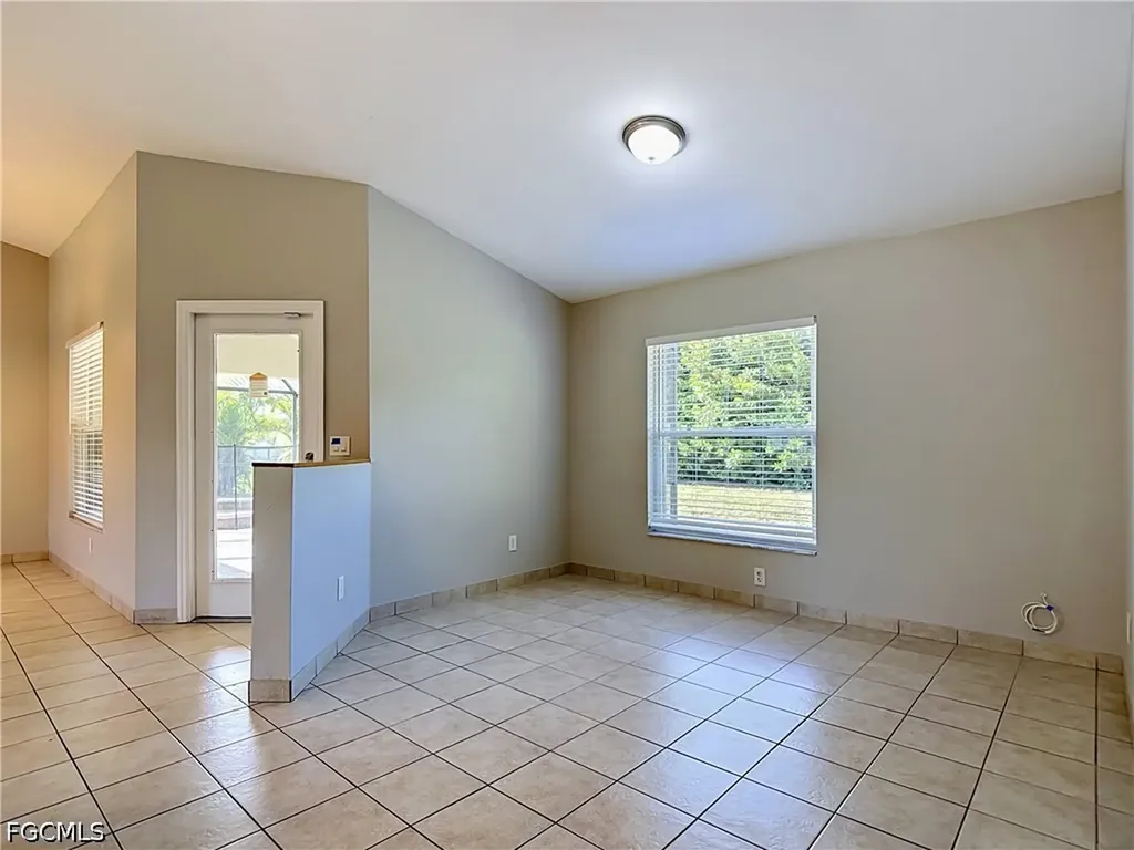 528 SE 27th Street Cape Coral FL 33904