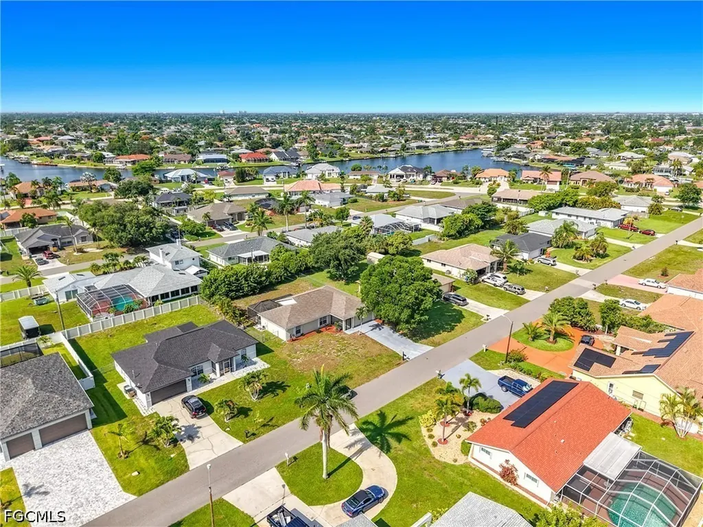 528 SE 27th Street Cape Coral FL 33904