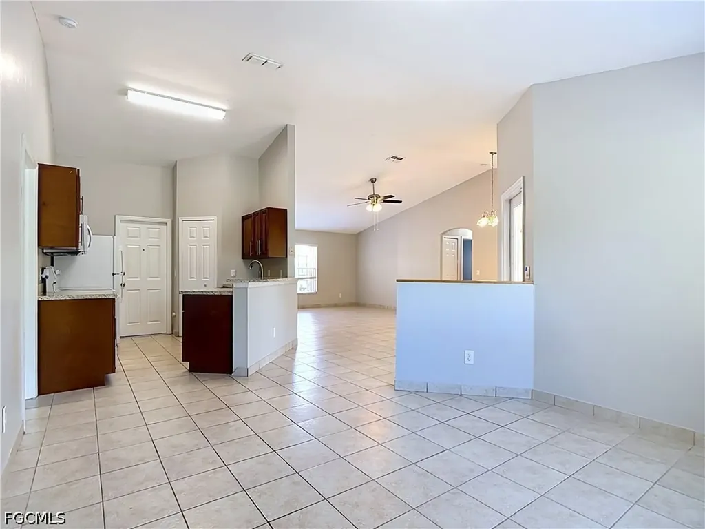 528 SE 27th Street Cape Coral FL 33904