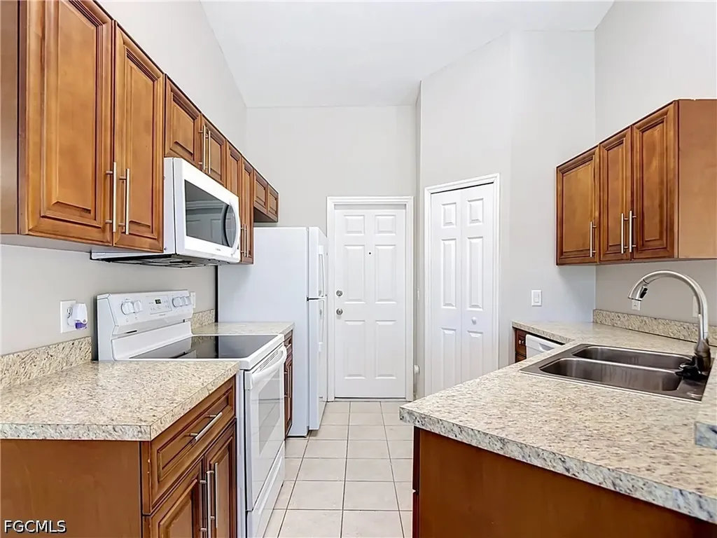 528 SE 27th Street Cape Coral FL 33904
