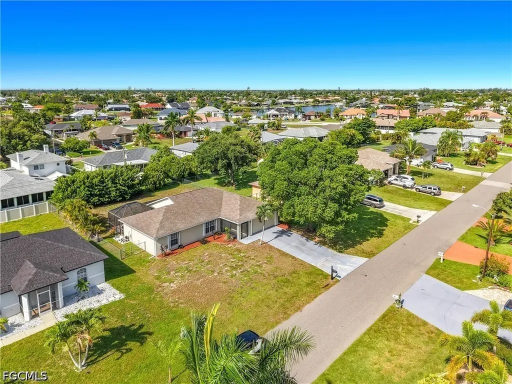 528 SE 27th Street Cape Coral FL 33904