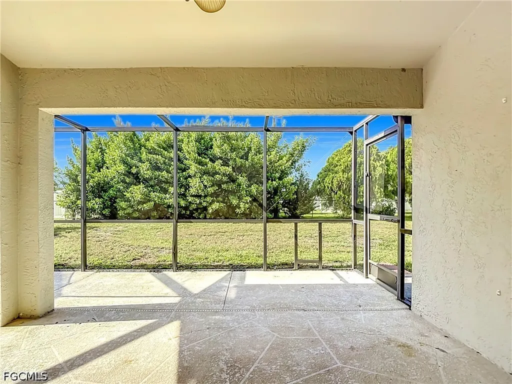 528 SE 27th Street Cape Coral FL 33904