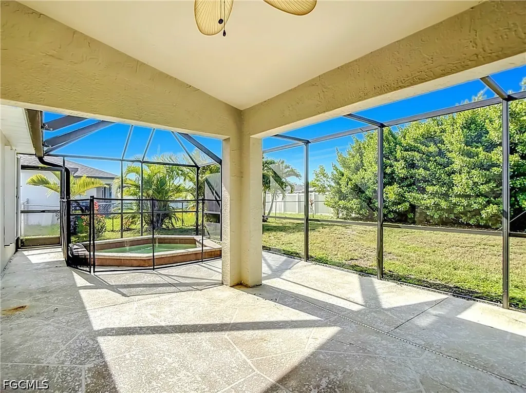 528 SE 27th Street Cape Coral FL 33904