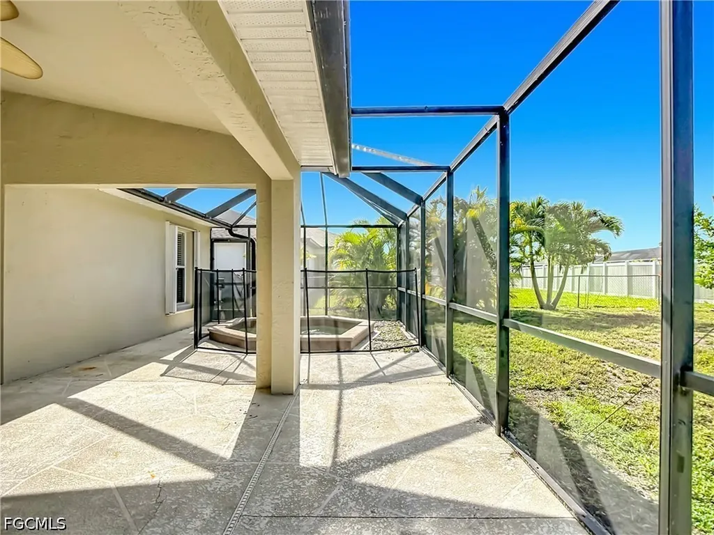528 SE 27th Street Cape Coral FL 33904