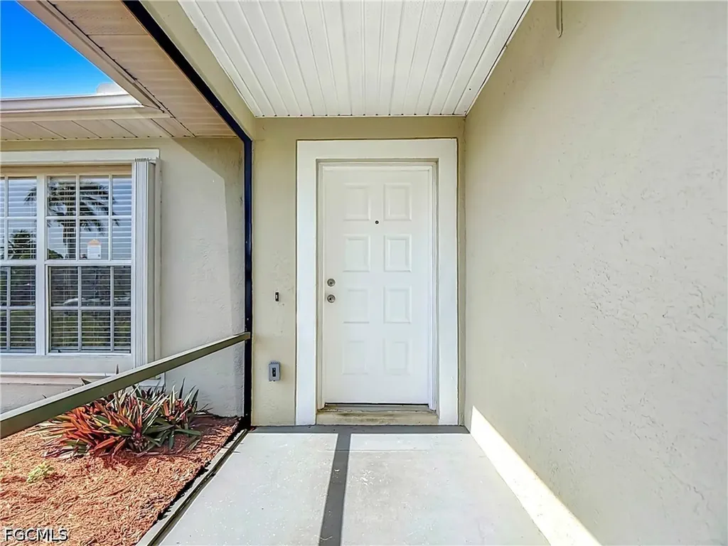 528 SE 27th Street Cape Coral FL 33904