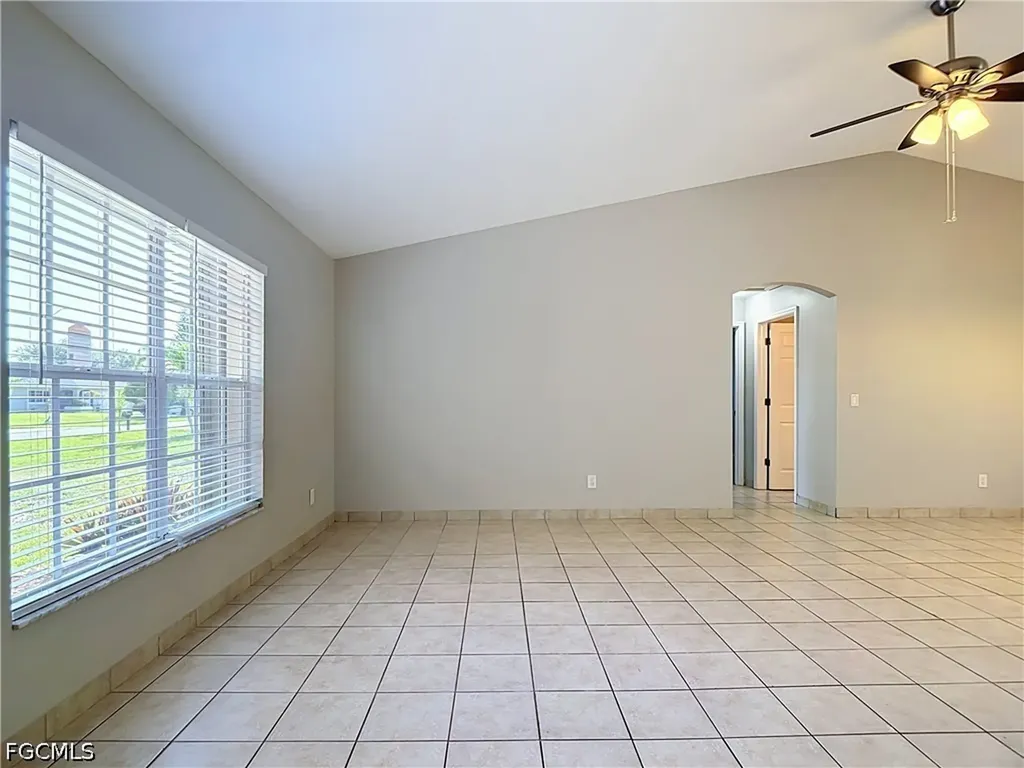 528 SE 27th Street Cape Coral FL 33904