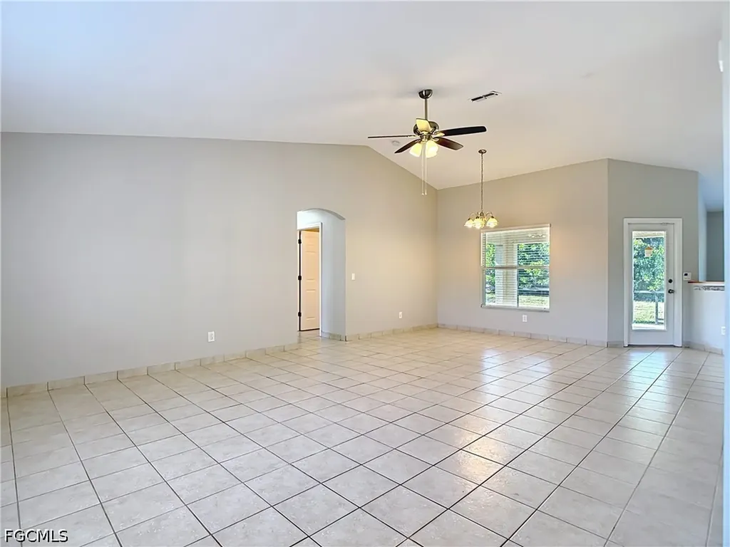 528 SE 27th Street Cape Coral FL 33904