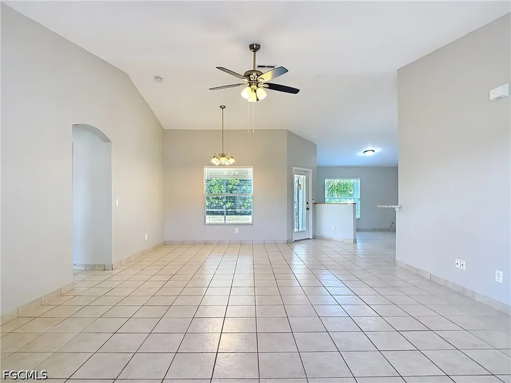 528 SE 27th Street Cape Coral FL 33904