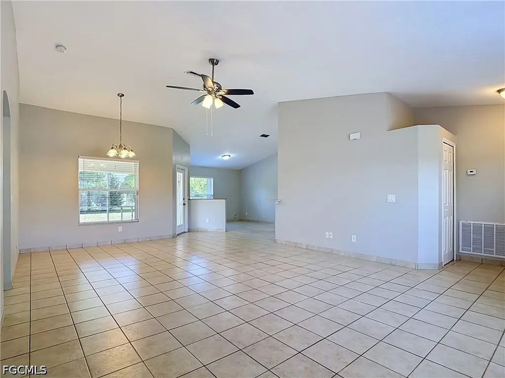 528 SE 27th Street Cape Coral FL 33904